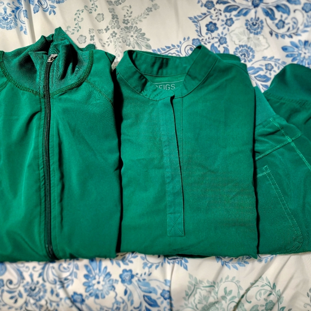 Hunter Green Set- Figs Rafaela, Infinity Jacket, Infinity Jogger Pants